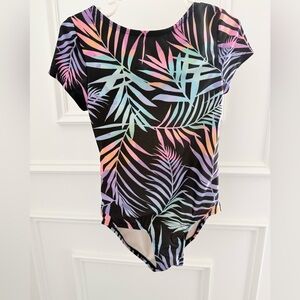 Adorable Short Sleeve Swimsuit (size 4/5)